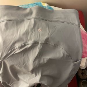 Lululemon size 6 power thru high rise ‘25 leggings